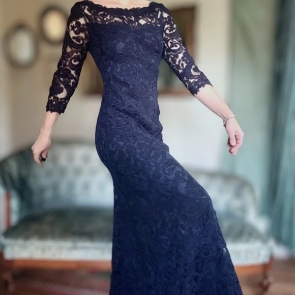 Tadashi Shoji Navy Formal Gown Full Length Lace size 2 - Picture 5 of 10